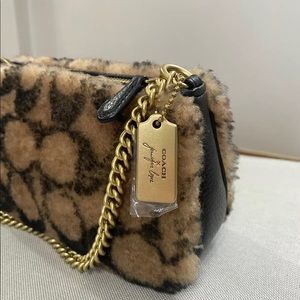 💋Coach 💖X Jennifer Lopez Nolita 19 In Signature Shearling ✨